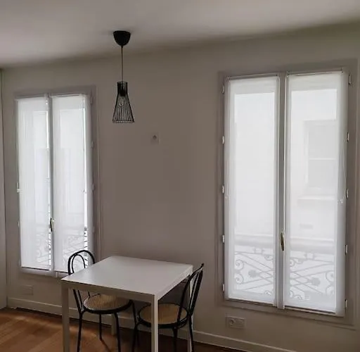 Moderno Al Centro Di - Republique