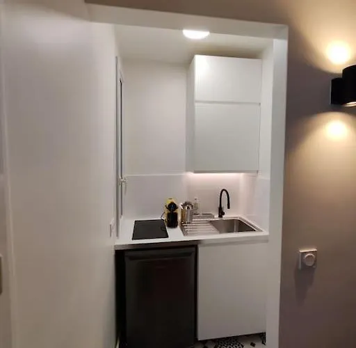 Moderno Al Centro Di - Republique Apartment